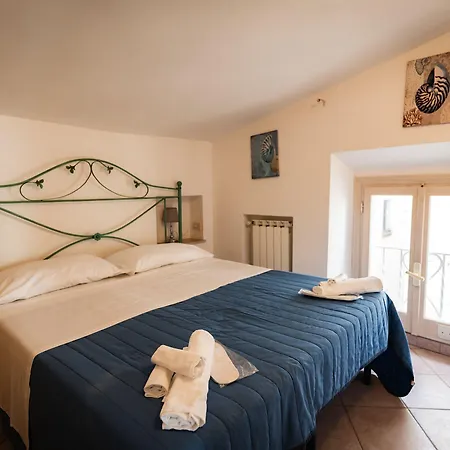 Holidaycasa Macca - Confortevole E Con Vista Mare Apartamento *
