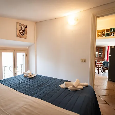 Holidaycasa Macca - Confortevole E Con Vista Mare Apartamento